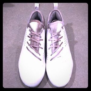 Men’s football cleats